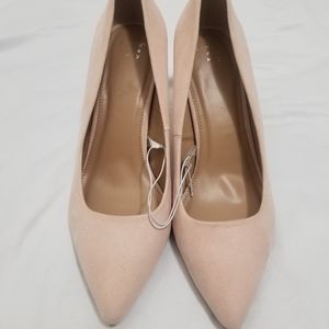 NWOT women light pink heels size 10W